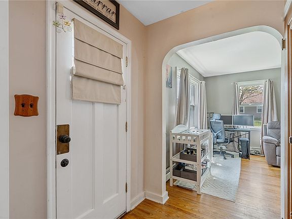 3rd image of 226 Richfield Blvd