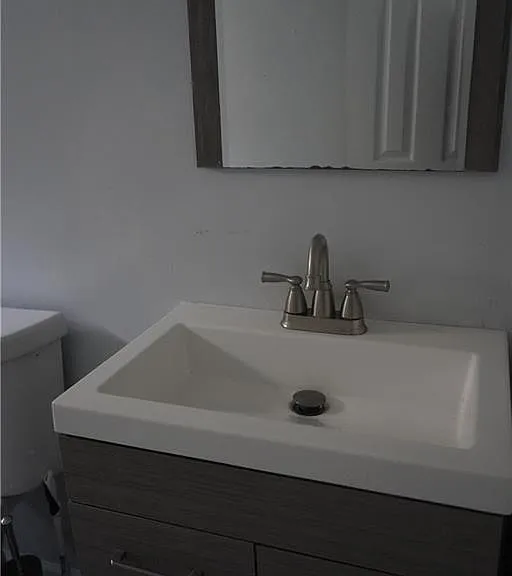 541 Whalley Ave — Photo 5