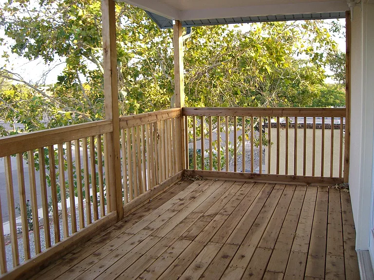 Upper deck