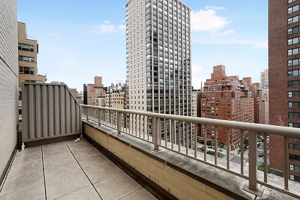 Rented by Anchor Associates | media 20