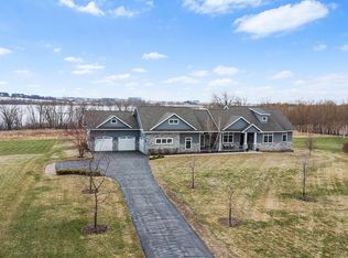 8 Cedar Ridge Ct, Ventura, IA 50482