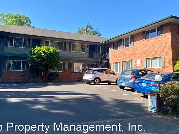 3rd image of 1740 NE Hancock St #10240475