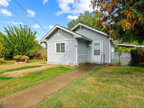 11 3rd Ave, Zillah, WA 98953
