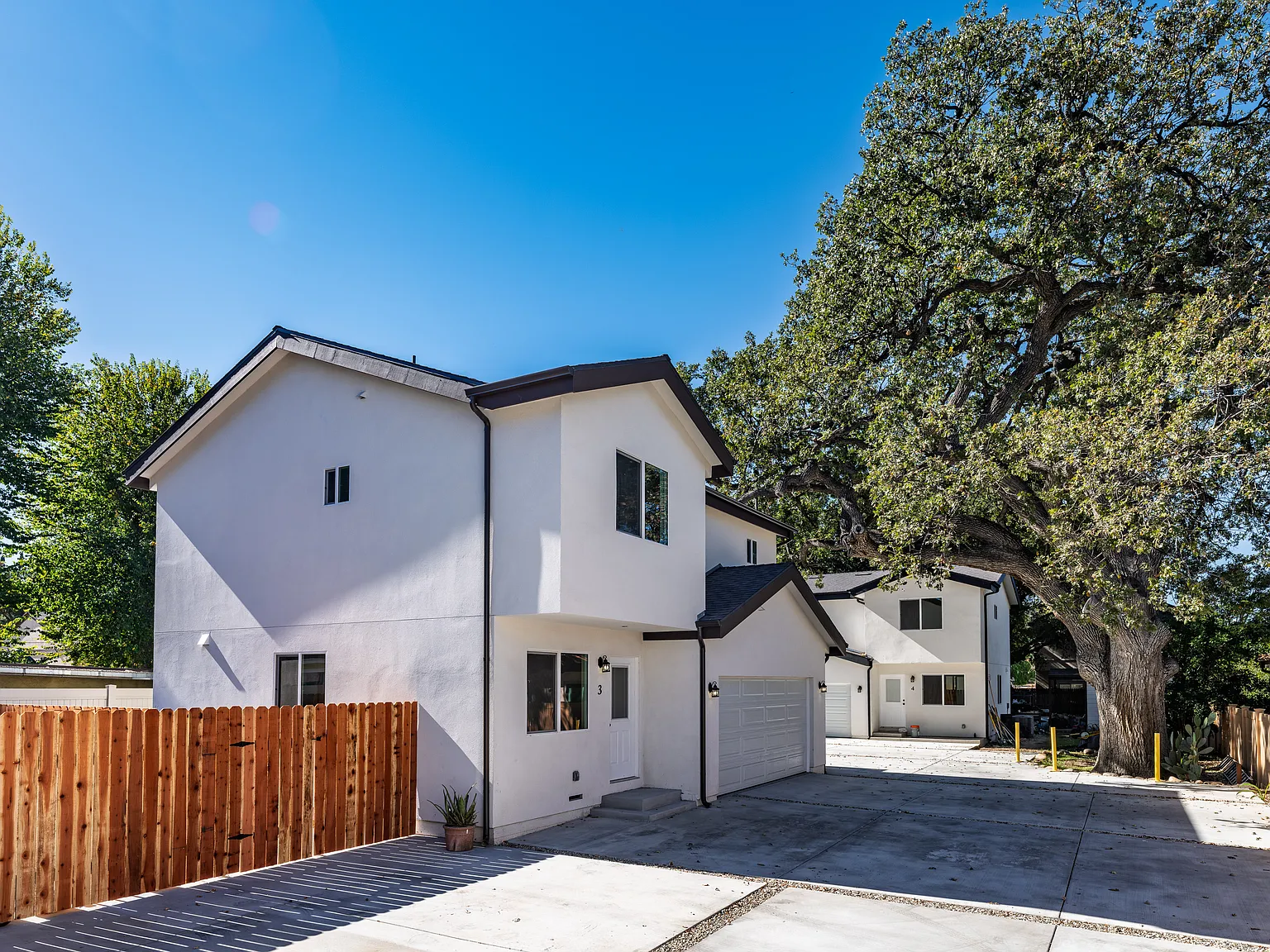 3 bed, 2.5 bath, 1300 sqft, $3,750 — Photo 3