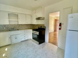 Updated 1 Bedroom End Unit just 4 Blocks to UNM, Albuquerque, NM 87106