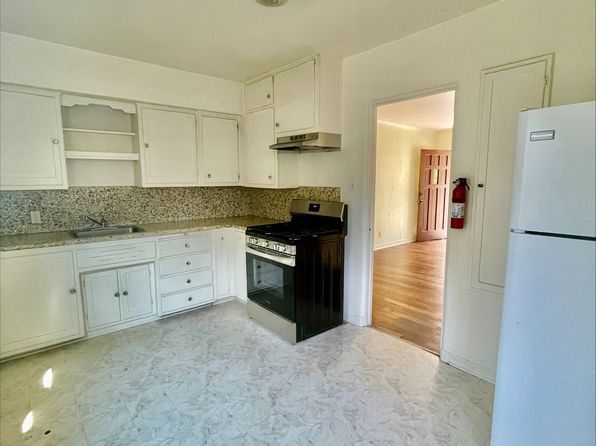 415 Girard Blvd SE APT 4