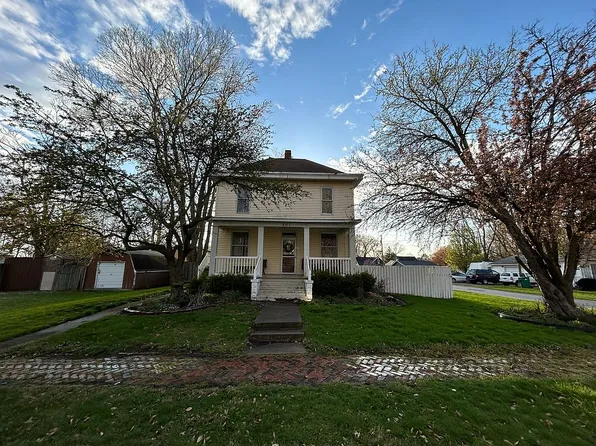 501 S Railroad St, Lovington, IL 61937