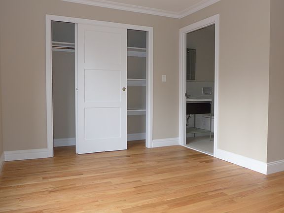 3rd image of 310 Greenwich St APT 6C