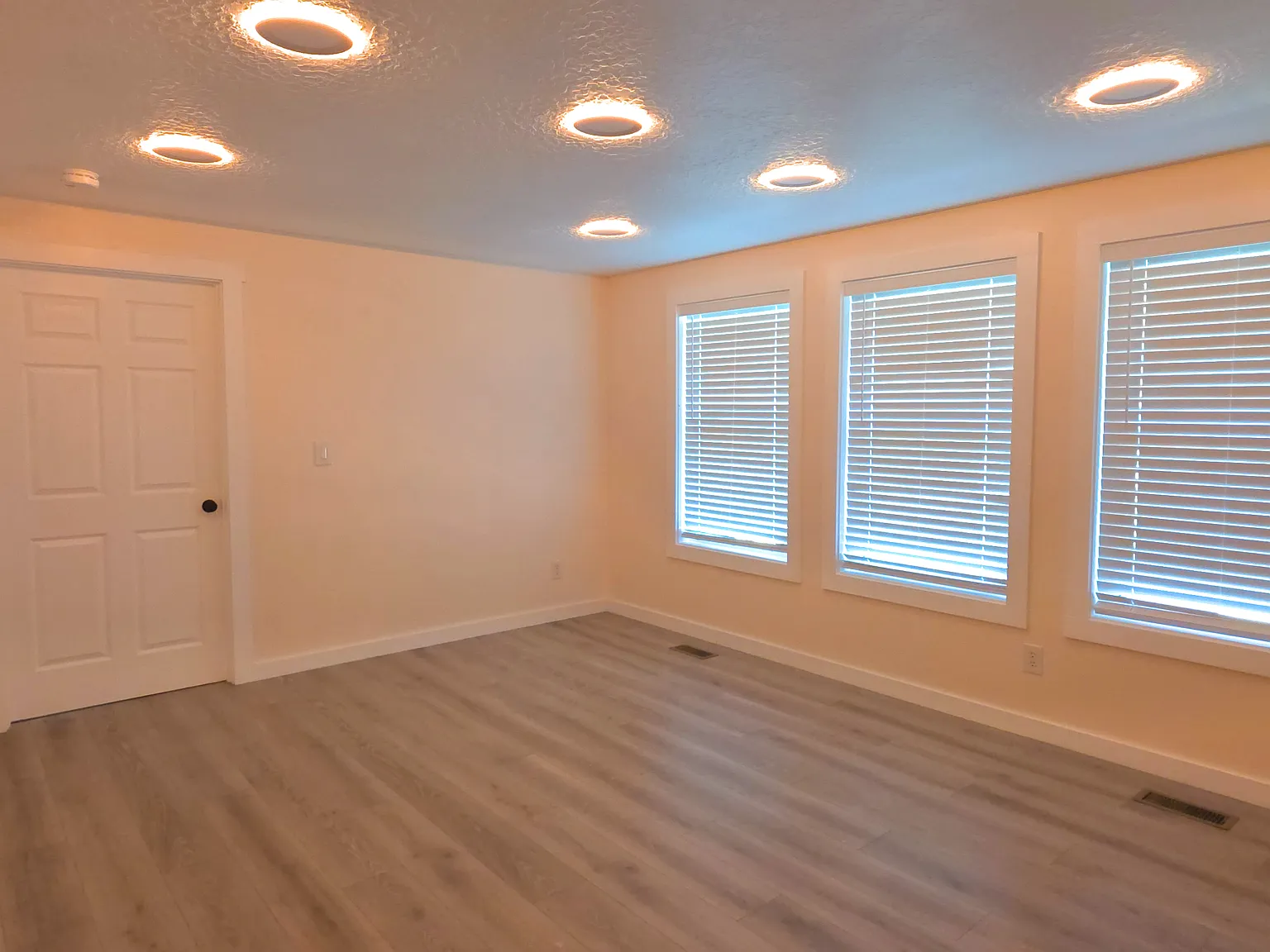 4 bed, 2084 sqft, $750 — Photo 4