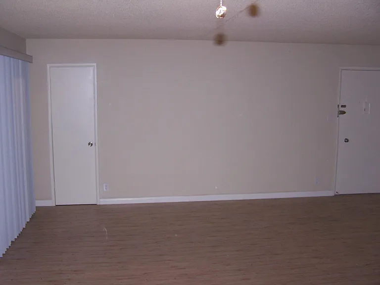 5040 Tujunga Ave #6 — Photo 10