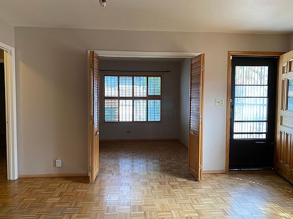5th image of 4389 Pineaire St