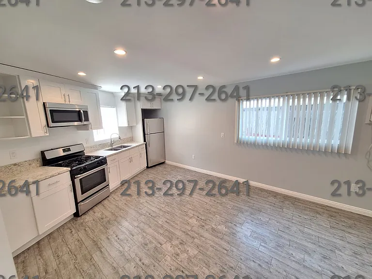 527 N Coronado St #16 — Photo 11