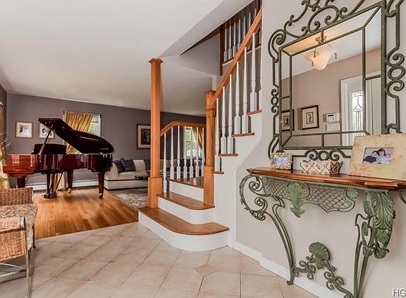 4th image of 2192 Pondfield Ct