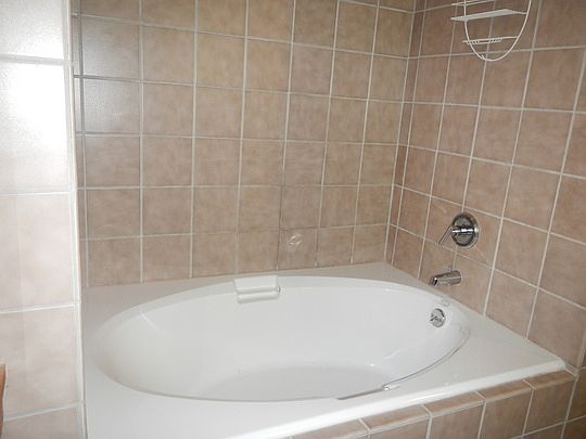 5th image of 129 Martin Ln