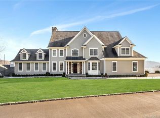 11 Sherwood Hill Rd, Sherman, CT 06784