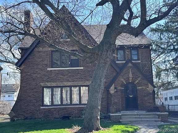 2nd image of 16814 Parkside St