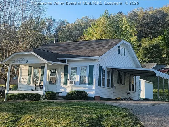 8132 Dingess Ave, Hamlin, WV 25523