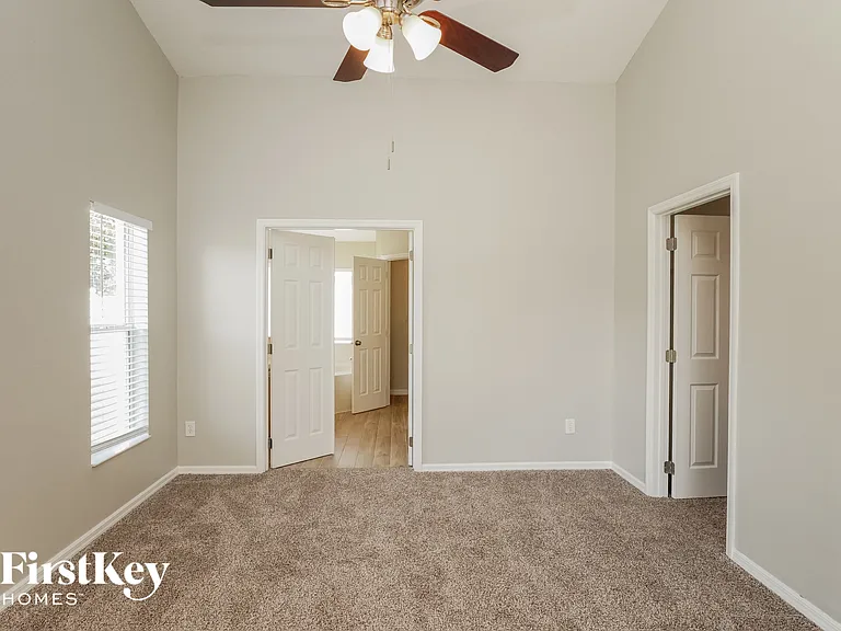 2424 Deer Creek Blvd — Photo 5