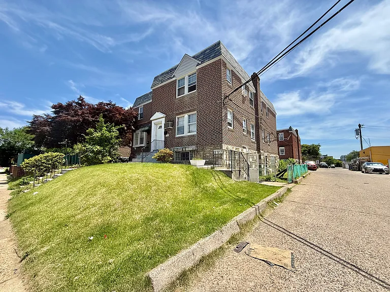 7309 Frontenac St #1 — Photo 22