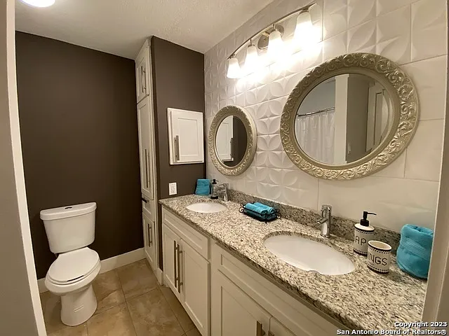 2811 Woodbury St #403 — Photo 11