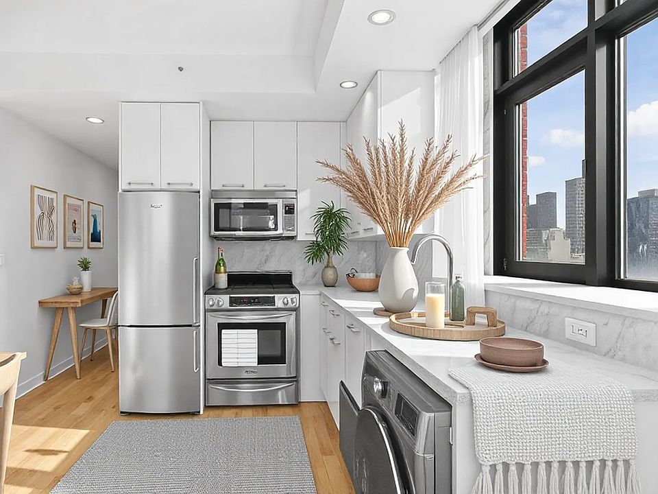 1st image of 49 E 34th St #25B