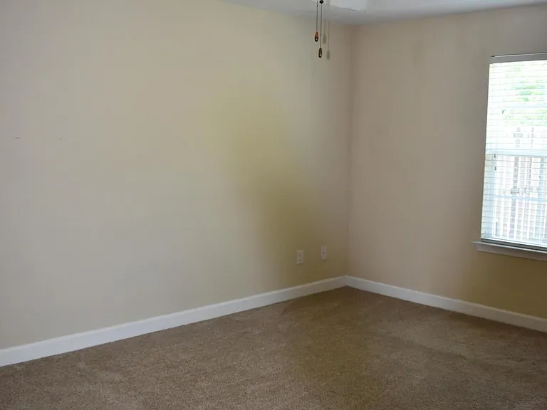 301 York Ln — Photo 12