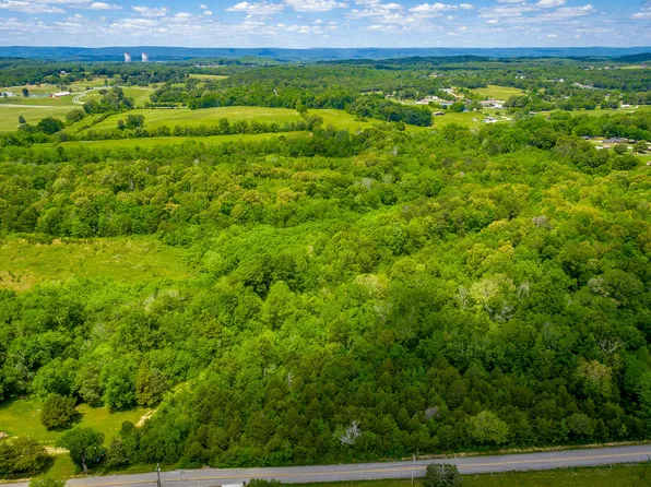 9891 Snow Hill Rd, Ooltewah, TN 37363