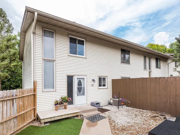 6631 Gretchen Ln N, Oakdale, MN 55128