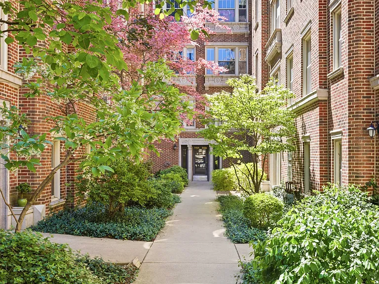 5404 N Kenmore Ave #3 — Photo 3