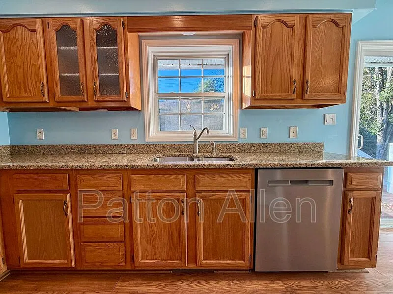 Studio, $2,395 — Photo 4