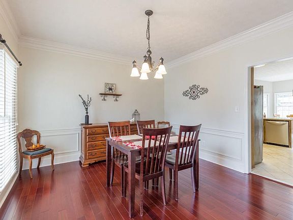5th image of 700 Battersea Dr