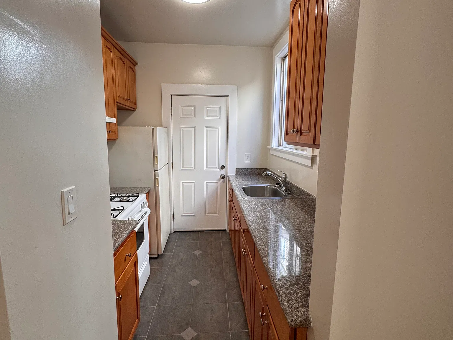 1 bed, 600 sqft, $1,650 — Photo 3