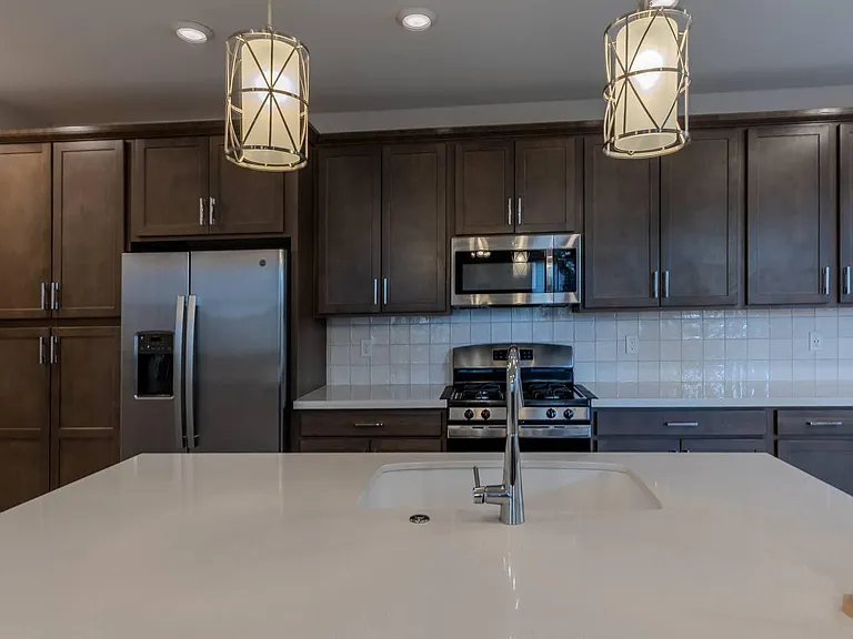 1111 W Diamondback Dr — Photo 8