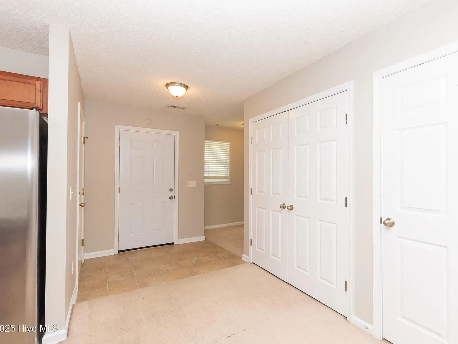 3 bed, 2.0 bath, 1300 sqft, $1,450 — Photo 4