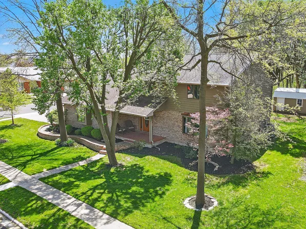 2002 Barnsbury Ct, Celina, OH 45822