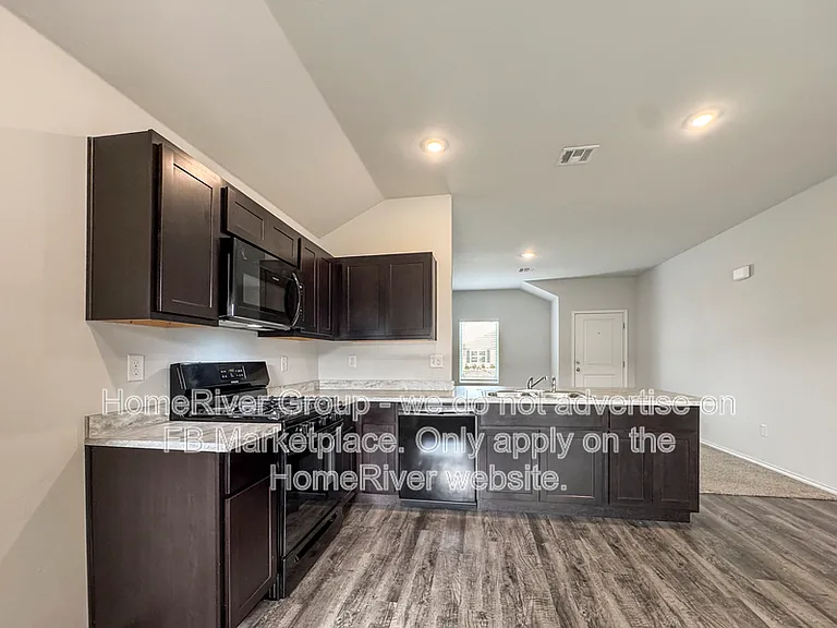 9613 Laredo Ln — Photo 3
