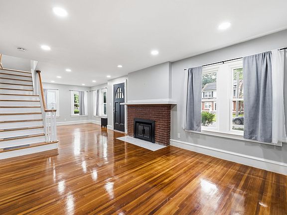 5th image of 43 Eddywood St