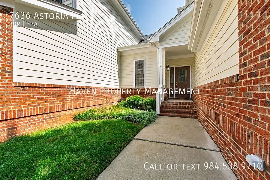 Lovely 3-Bedroom Townhome in Fantastic Raleigh Location! — Photo 2