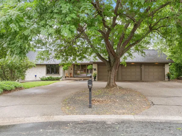 8087 Kentucky Cir, Bloomington, MN 55438