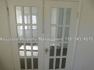 $400.00 OFF - Move in Special! Cute & Cozy 1Bed/1Bath Upstairs Apt - Across from Central High - $..., Pueblo, CO 81004