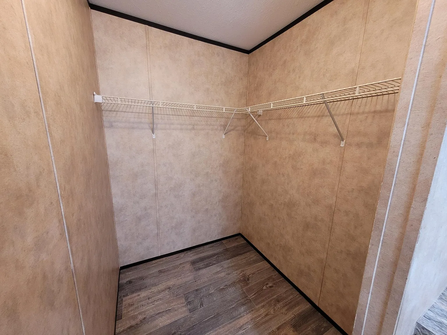 3 bed, 1080 sqft, $1,600 — Photo 4