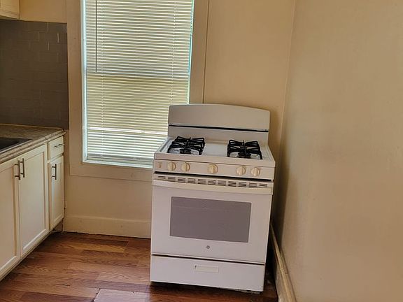4th image of 1103 S Armstrong Ave #120