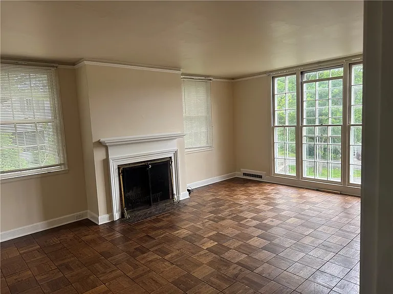 134 High Rd — Photo 11