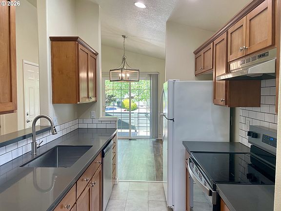 2nd image of 16760 SW Somes Ln