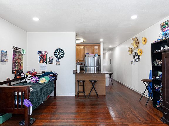 3rd image of 1821 74th Ave