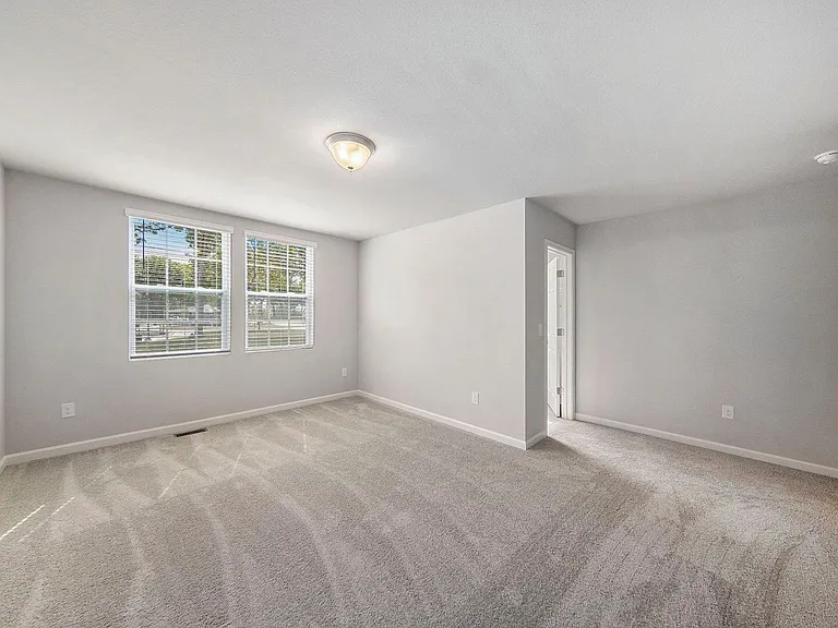 438 Hidden Meadows Dr — Photo 11