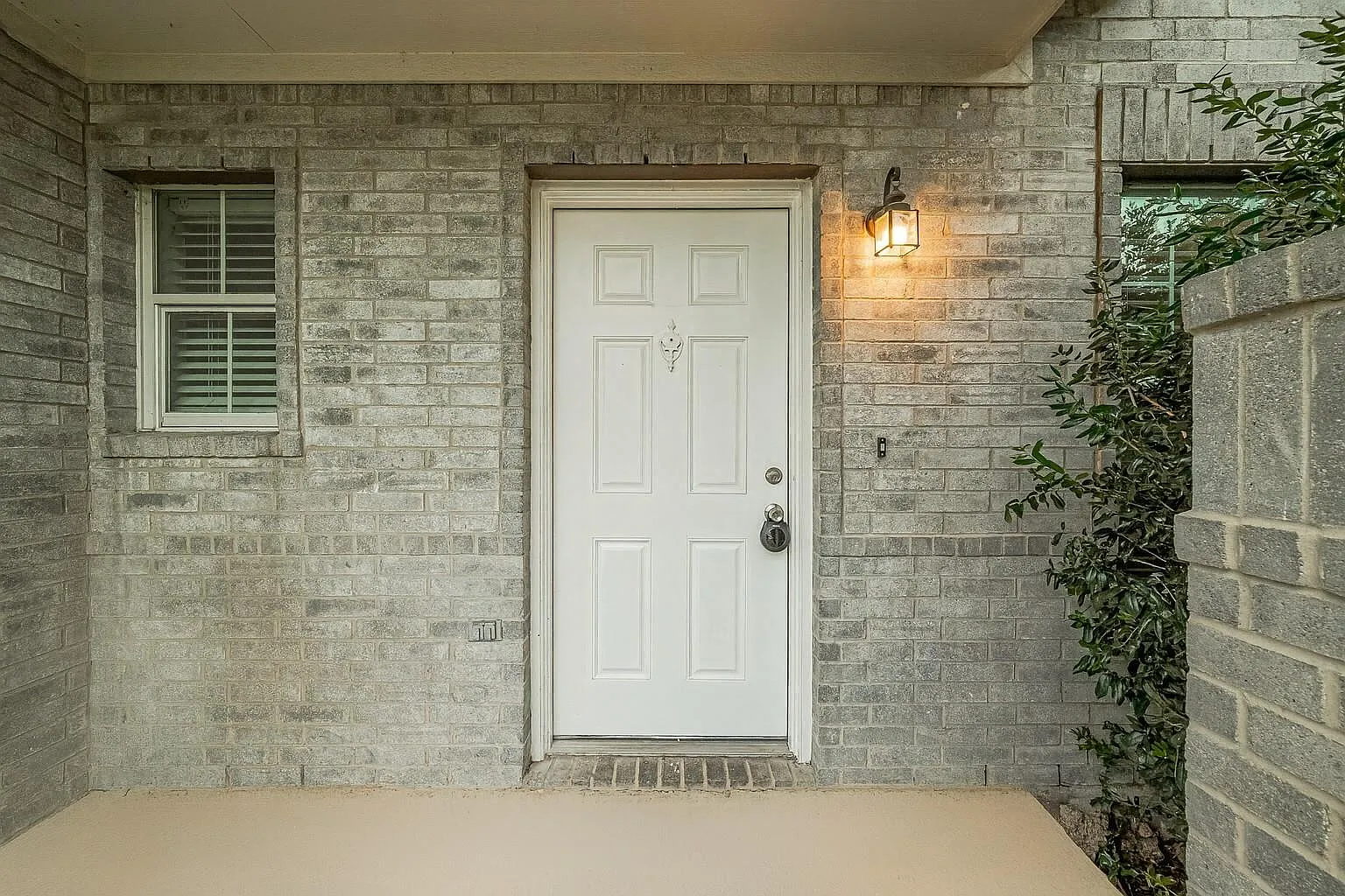 5 bed, 3.5 bath, 3396 sqft, $2,600 — Photo 2