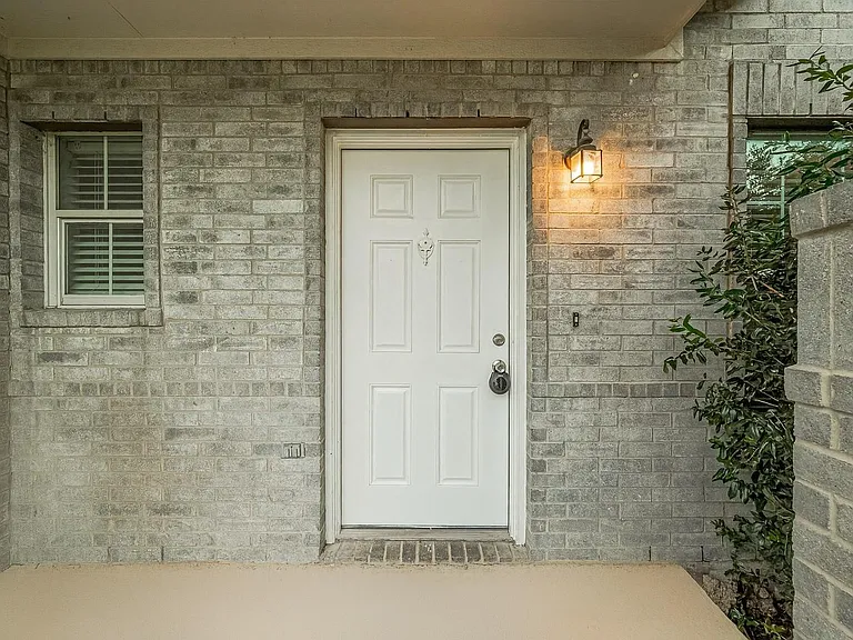 2123 Gable Hollow Ln — Photo 2