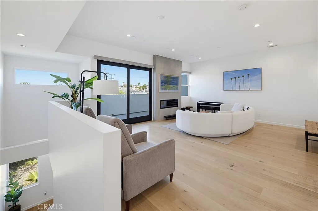 3 bed, 2.5 bath, 1650 sqft, $7,000 — Photo 4