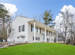 1 Latham Farm Rd, Smithfield, RI 02917